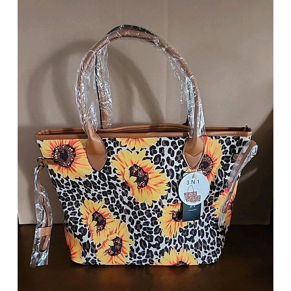 🌻 NWT: 3-in-1 Le Miel Sunflower Snow Leopard Tote Bag 🌻